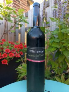 GoDutch!Wine_red_HofvanTwente_Sueterie_Rood_Select_2019