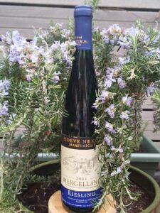 GoDutch!Wine_HoeveNekum_Riesling_2021