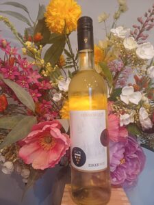 GoDutch!Wine_De_Mandjesberg_EskerWitCuveeSelect_2023